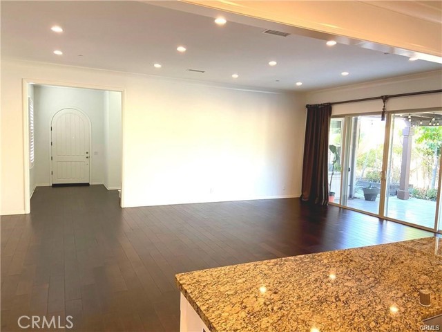 Detail Gallery Image 5 of 26 For 89 Field Poppy, Irvine,  CA 92620 - 4 Beds | 3/1 Baths