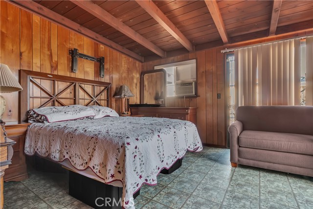 8148 Madison Avenue, South Gate CA: https://media.crmls.org/medias/27e2e6ea-212e-4b52-ad29-ba12efbabf66.jpg