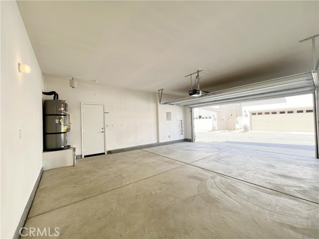 Detail Gallery Image 21 of 26 For 16067 Olivas Ln, Fontana,  CA 92336 - 4 Beds | 2/1 Baths