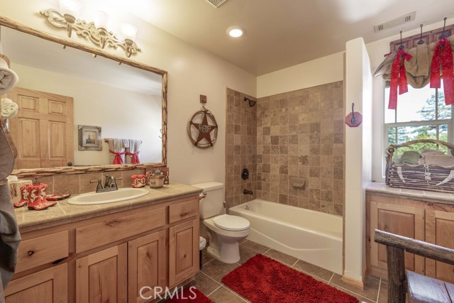 625 Cedar Glen Drive, Big Bear City CA: https://media.crmls.org/medias/27e3573c-4fcb-4c4e-93f0-046d26c065c8.jpg