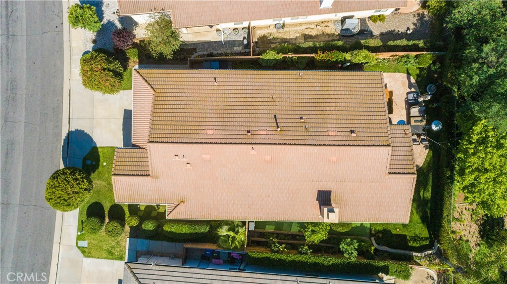 https://media.crmls.org/medias/27e3ca70-4e97-45bb-a140-8354871bb2e4.jpg?preset=X-Large