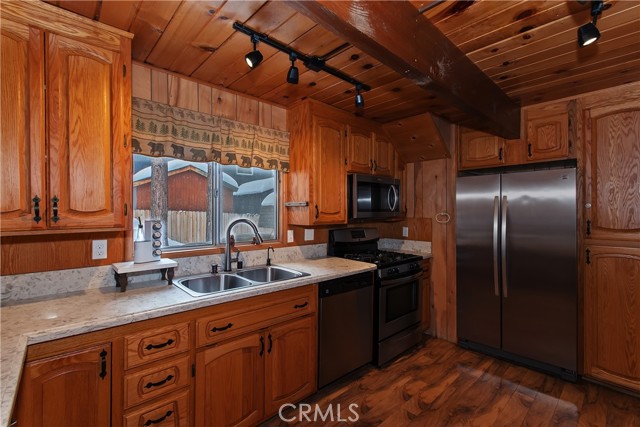 Detail Gallery Image 20 of 50 For 764 Crestwood, Big Bear Lake,  CA 92315 - 2 Beds | 2 Baths