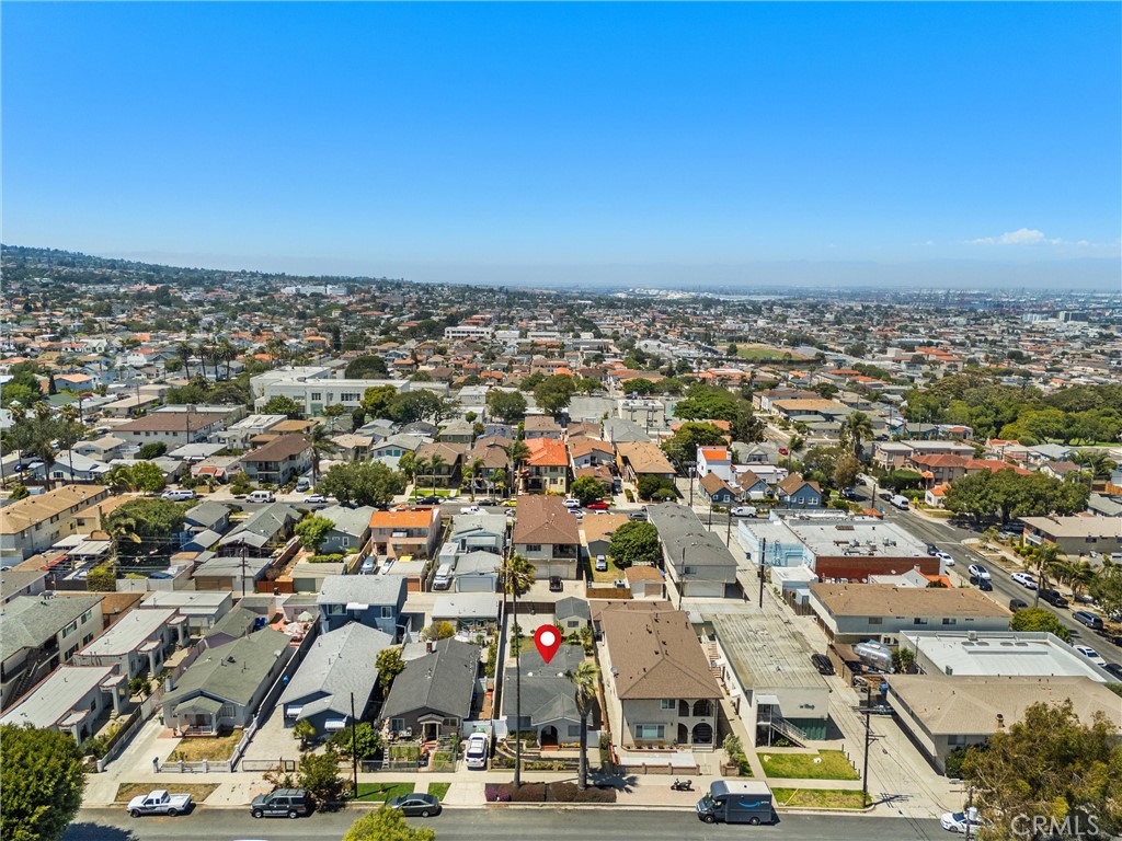 https://media.crmls.org/medias/27e4e4c4-2a08-4b21-a9f2-19a28712c15f.jpg?preset=X-Large