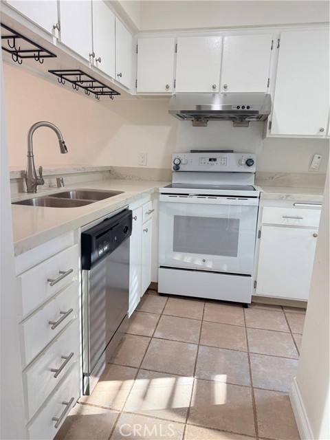 Detail Gallery Image 6 of 19 For 770 Tuolumne, Thousand Oaks,  CA 91360 - 3 Beds | 1/1 Baths