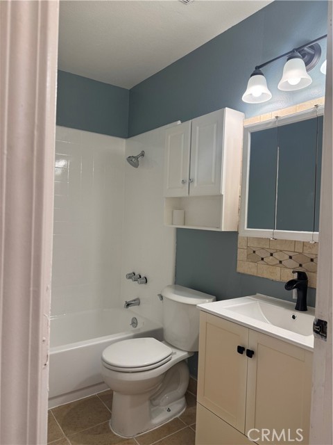 Detail Gallery Image 8 of 10 For 1733 Normandy Pl #73a, Santa Ana,  CA 92705 - 2 Beds | 1 Baths