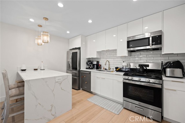 Detail Gallery Image 6 of 29 For 8313 Kittyhawk Ave, Los Angeles,  CA 90045 - – Beds | – Baths