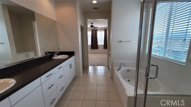 Detail Gallery Image 21 of 35 For 22056 Windham Way, Saugus,  CA 91350 - 4 Beds | 3 Baths