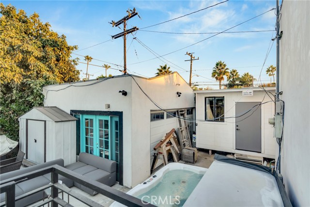 5340 S Harcourt Avenue, Los Angeles CA: https://media.crmls.org/medias/27e69d78-4467-43b8-87a7-094ea06c3013.jpg
