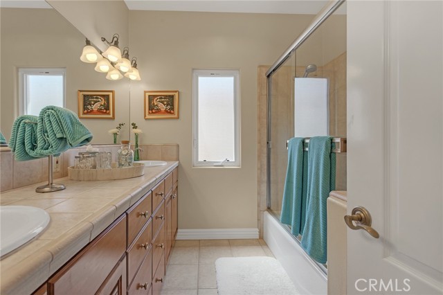 Detail Gallery Image 17 of 23 For 1917 Harriman Ln a,  Redondo Beach,  CA 90278 - 4 Beds | 2/1 Baths