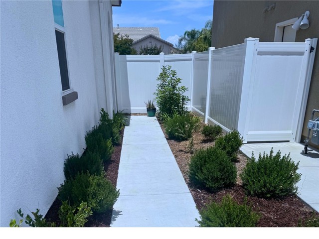 31832 Gimbal Way, Winchester CA: https://media.crmls.org/medias/27e781be-bc7c-4d5c-8b42-51722a0a7927.jpg