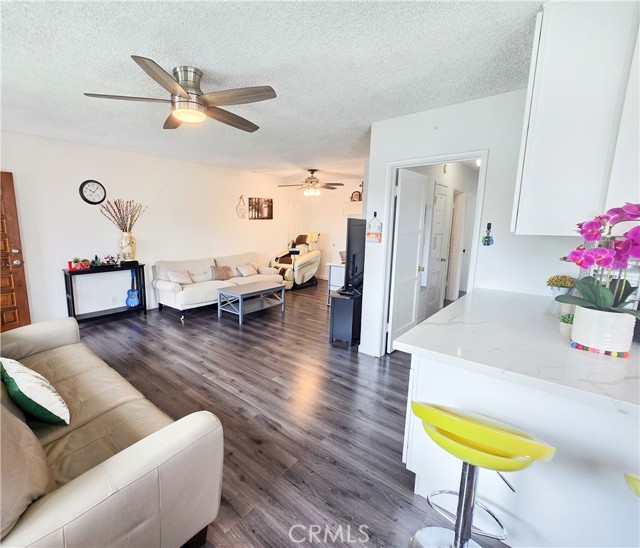 Detail Gallery Image 10 of 49 For 2222 S Broadway, Santa Ana,  CA 92707 - 3 Beds | 1 Baths