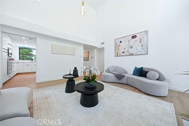 Detail Gallery Image 6 of 29 For 11601 Montana Ave #7,  Los Angeles,  CA 90049 - 2 Beds | 3 Baths