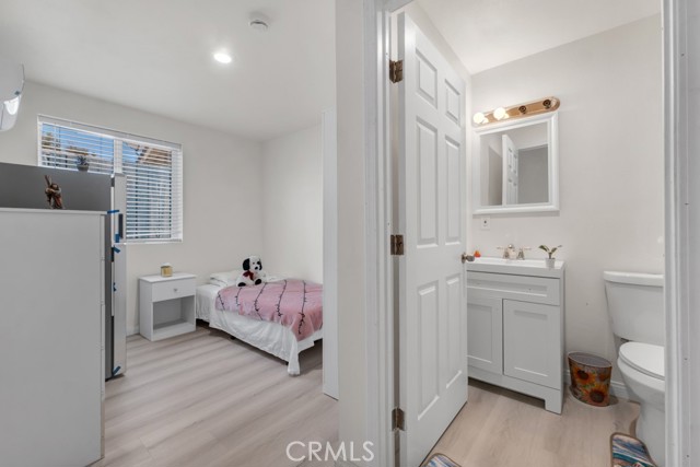 Detail Gallery Image 32 of 61 For 7701 Baird Ave, Reseda,  CA 91335 - – Beds | – Baths
