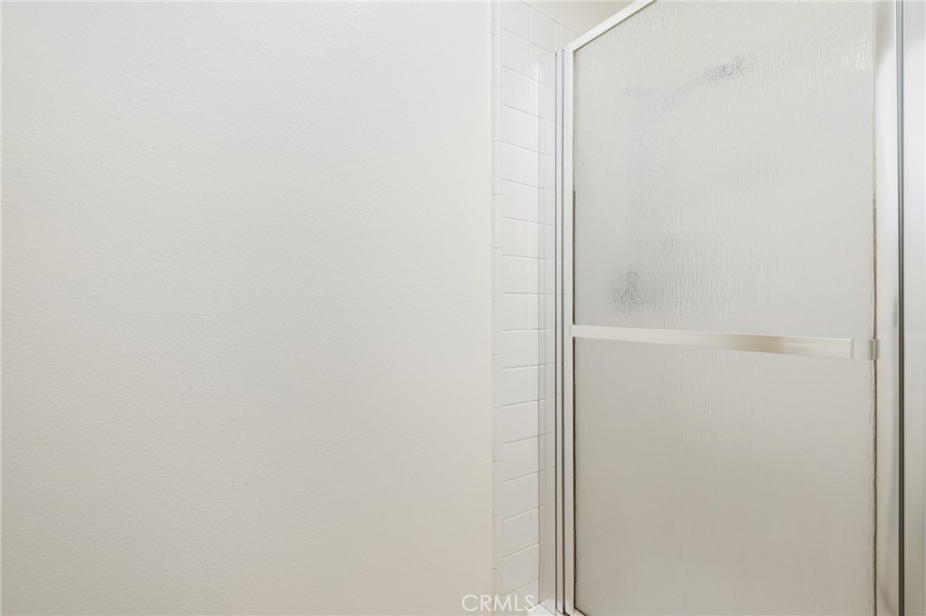https://media.crmls.org/medias/27e94f36-2c1e-4977-98de-50d6d520b002.jpg?preset=X-Large