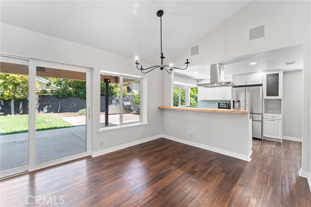 201 W Harvey Avenue, Santa Ana CA: https://media.crmls.org/medias/27e98e3e-9f36-4b16-be41-c825b90aa216.jpg