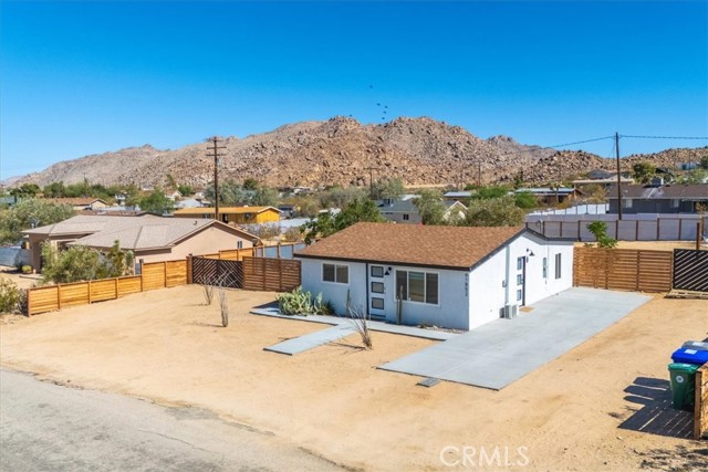 Detail Gallery Image 3 of 51 For 61853 Grand View Cir, Joshua Tree,  CA 92252 - 2 Beds | 1 Baths