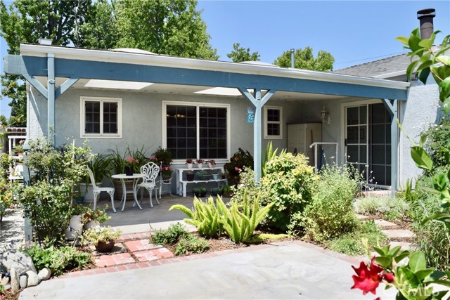 2024 N Kenwood Street, Burbank CA: https://media.crmls.org/medias/27ea01ff-f155-4e51-b6fa-7f7f759a4293.jpg
