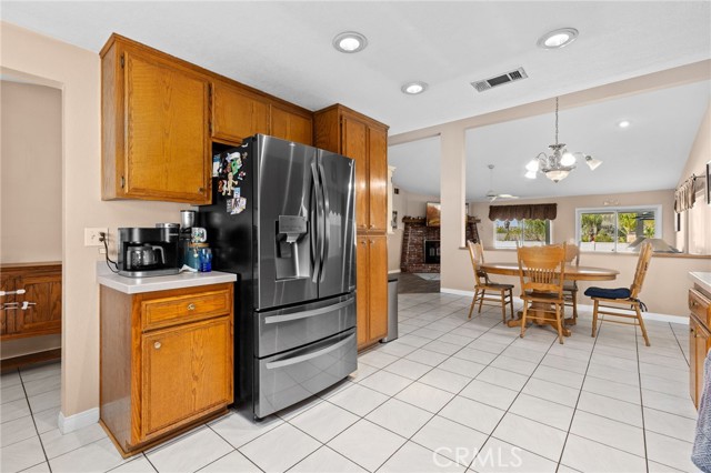 Detail Gallery Image 14 of 39 For 30841 Long Point, Canyon Lake,  CA 92587 - 3 Beds | 2 Baths