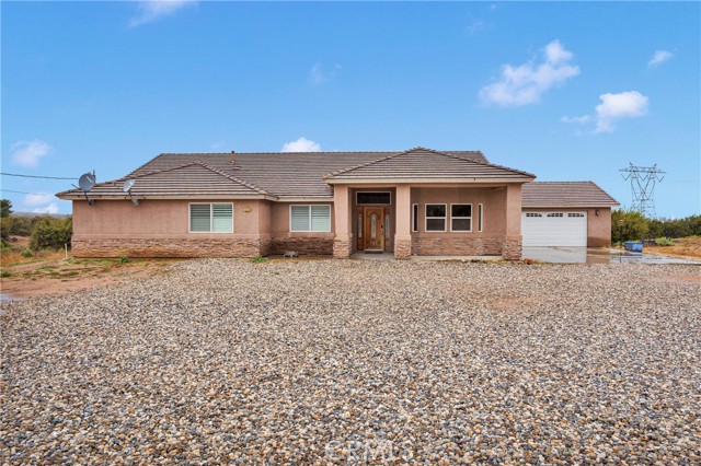 Detail Gallery Image 1 of 38 For 5378 Bellflower St, Oak Hills,  CA 92344 - 4 Beds | 2/1 Baths