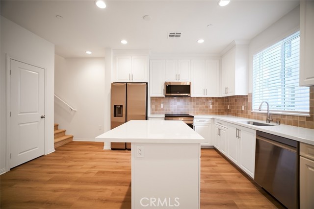 Detail Gallery Image 6 of 33 For 2430 Agave St #4,  Anaheim,  CA 92806 - 2 Beds | 2/1 Baths