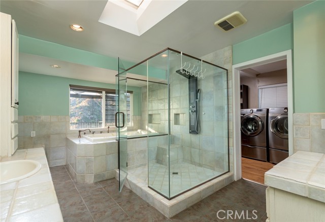 Detail Gallery Image 16 of 48 For 6237 Gyral Dr, Tujunga,  CA 91042 - 2 Beds | 2 Baths