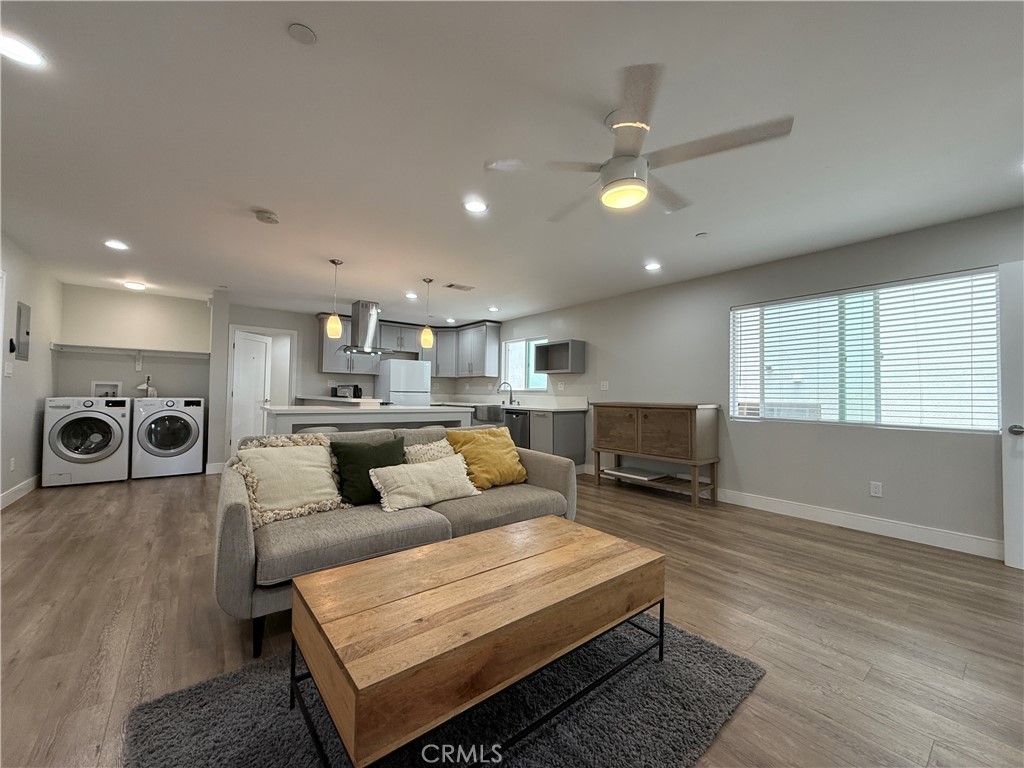 245 Robinson Street #2