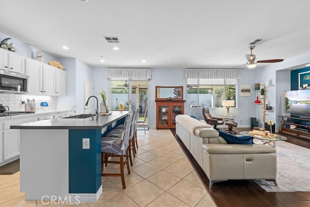 Detail Gallery Image 8 of 26 For 14767 Tennessee Ct, Fontana,  CA 92336 - 4 Beds | 2/1 Baths