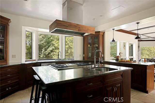Detail Gallery Image 12 of 30 For 1036 Mallard Dr, Lake Arrowhead,  CA 92352 - 5 Beds | 4/1 Baths