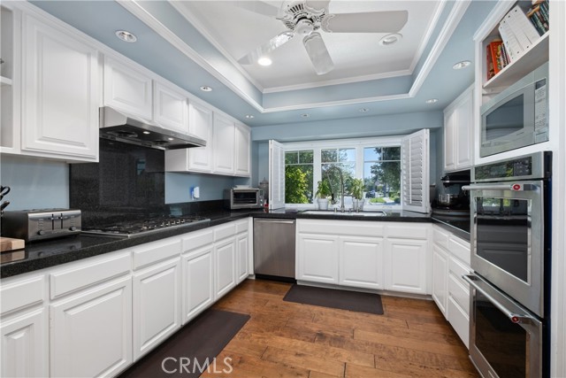Detail Gallery Image 14 of 53 For 12261 Browning Ave, North Tustin,  CA 92705 - 5 Beds | 4/1 Baths