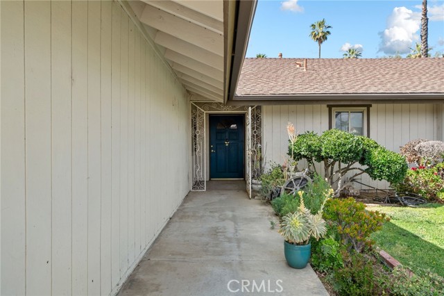 Detail Gallery Image 3 of 31 For 9879 Canada Way, Riverside,  CA 92503 - 4 Beds | 2 Baths