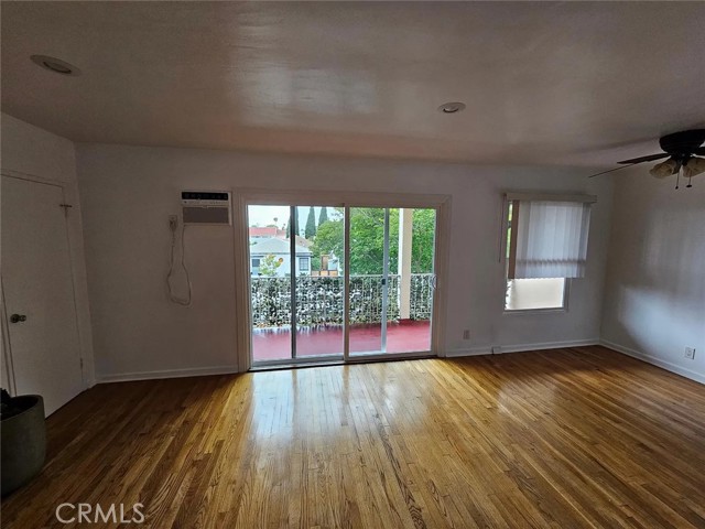 Detail Gallery Image 14 of 21 For 2302 Oak St, Santa Monica,  CA 90405 - – Beds | – Baths