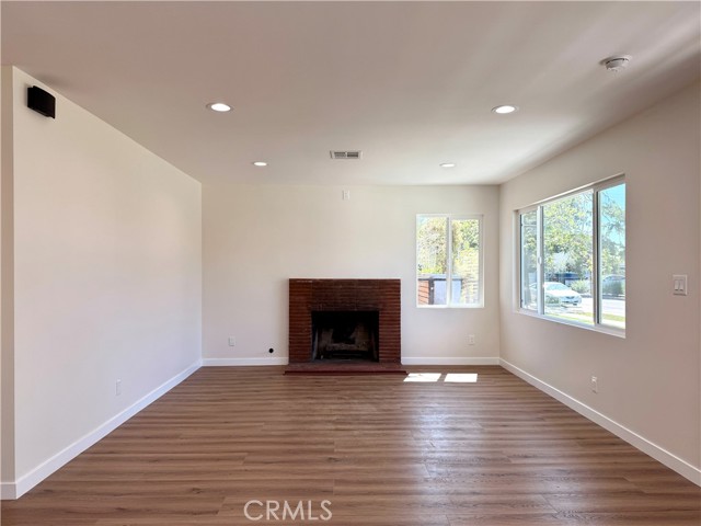 Detail Gallery Image 3 of 14 For 3548 Corinth Ave, Los Angeles,  CA 90066 - 3 Beds | 2 Baths