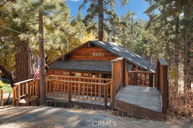 Detail Gallery Image 4 of 41 For 43103 Monterey St, Big Bear Lake,  CA 92315 - 2 Beds | 1 Baths