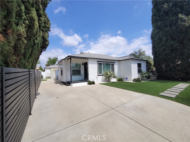 17557 Lemay Place, Lake Balboa CA: https://media.crmls.org/medias/27f23202-f586-427a-9767-f0783c75fecd.jpg