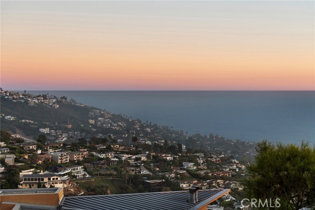 Detail Gallery Image 2 of 60 For 1401 Bounty Way, Laguna Beach,  CA 92651 - 5 Beds | 4 Baths