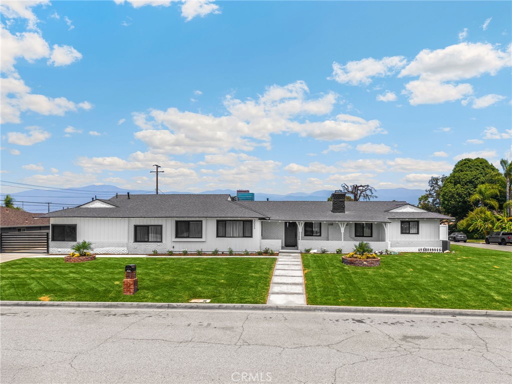3033 E Sunset Hill Drive