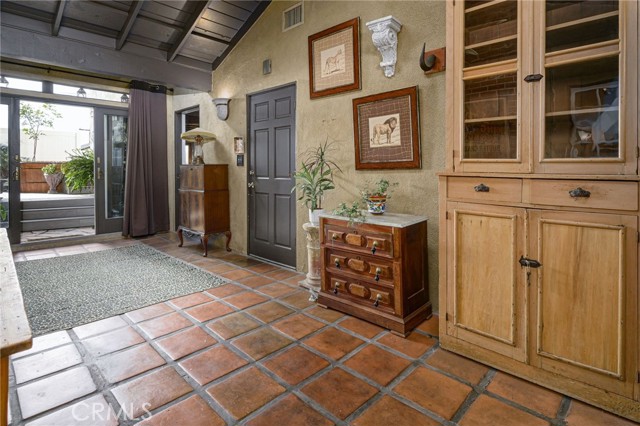 Detail Gallery Image 32 of 50 For 743 Andover Dr, Burbank,  CA 91504 - 4 Beds | 3/1 Baths