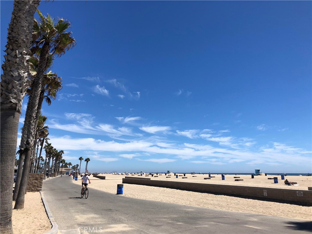 https://media.crmls.org/medias/27f44d62-6801-4eef-91e2-b6062a512e4a.jpg?preset=X-Large