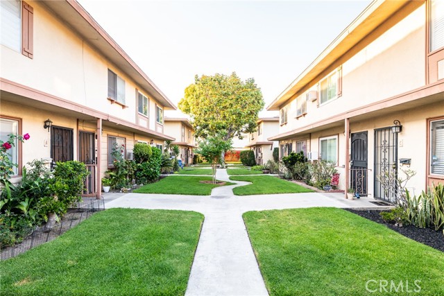 Detail Gallery Image 3 of 43 For 8804 Valley View St #C,  Buena Park,  CA 90620 - 2 Beds | 1/1 Baths