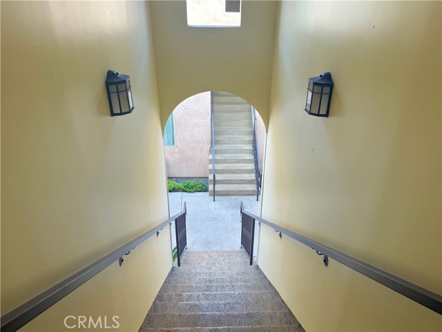 Detail Gallery Image 30 of 30 For 6917 Woodman Ave #7,  Van Nuys,  CA 91405 - 2 Beds | 1 Baths