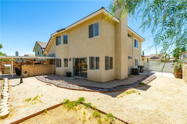 1609 Silvia Avenue, Lancaster CA: https://media.crmls.org/medias/27f5ce98-cc59-4af2-b9ca-a7e56cf160a6.jpg