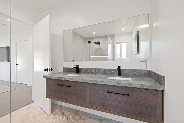 11245 Greenlawn Avenue, Culver City, California 90230, 5 Bedrooms Bedrooms, ,3 BathroomsBathrooms,Residential Lease,For Rent,11245 Greenlawn Avenue,CRSR25156538