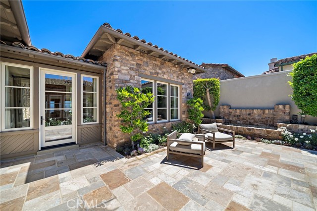 39 Sarteano Dr., Newport Coast CA: https://media.crmls.org/medias/27f8425d-e808-4fd4-8508-0456354e875d.jpg