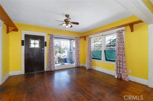 Detail Gallery Image 10 of 43 For 5008 S Van Ness Ave, Los Angeles,  CA 90062 - 3 Beds | 1 Baths