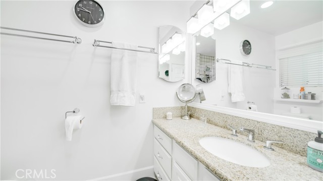 400 17th Street, Manhattan Beach, California 90266, 4 Bedrooms Bedrooms, ,2 BathroomsBathrooms,Residential,Sold,17th,SB21119391
