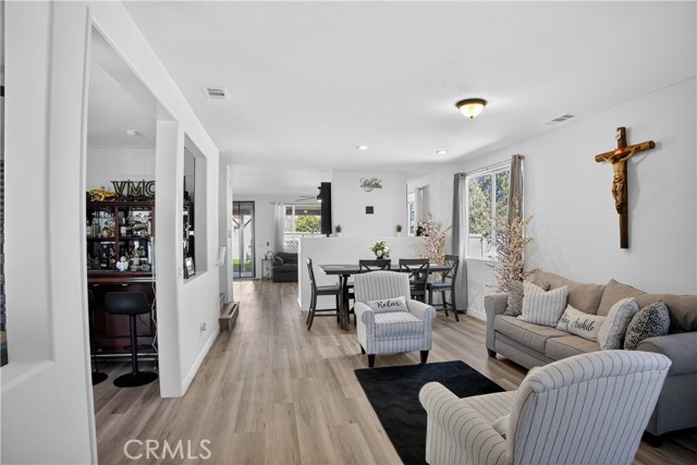 Detail Gallery Image 12 of 55 For 2301 Foxtail Dr, Palmdale,  CA 93551 - 5 Beds | 3 Baths