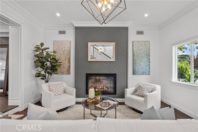 Detail Gallery Image 5 of 65 For 4347 Clybourn Ave, Toluca Lake,  CA 91602 - 5 Beds | 4/1 Baths