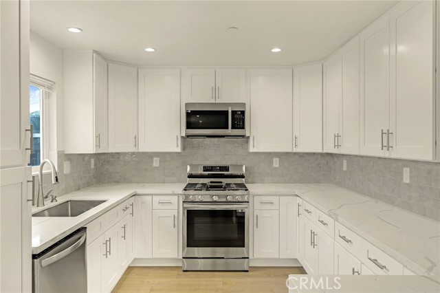 8144 Louise Avenue, Northridge CA: https://media.crmls.org/medias/27fa3d51-df1a-43ee-a55f-b755c7f1e682.jpg