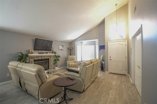 Detail Gallery Image 8 of 38 For 39520 Countryside, Murrieta,  CA 92562 - 4 Beds | 2 Baths