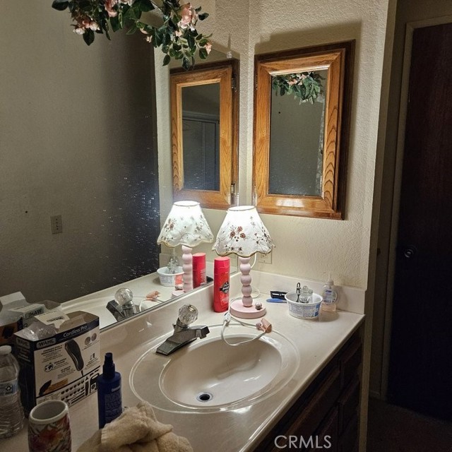 15921 Sultana Street, Hesperia CA: https://media.crmls.org/medias/27fabbd7-5333-475b-800a-24d3a6190bc0.jpg